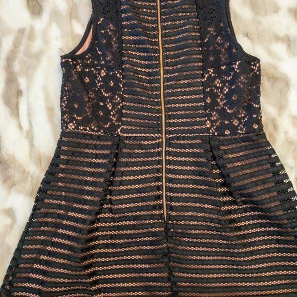 Black Lace dress - Picture 2 of 4